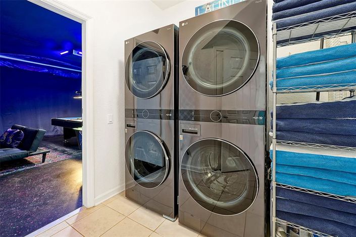 Image No.44-6 Bed Property for sale