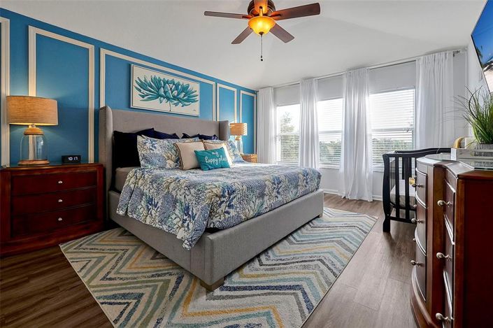 Image No.5-6 Bed Property for sale