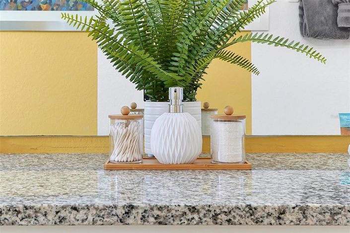 Image No.52-6 Bed Property for sale