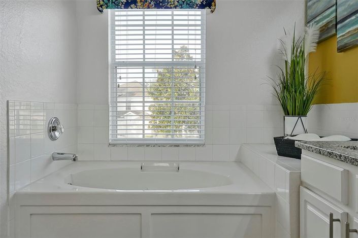 Image No.53-6 Bed Property for sale