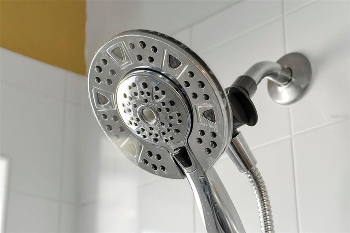 Image No.56-6 Bed Property for sale