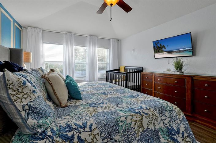 Image No.57-6 Bed Property for sale