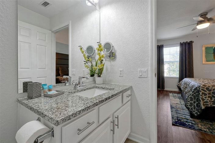 Image No.62-6 Bed Property for sale