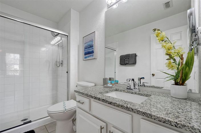 Image No.63-6 Bed Property for sale