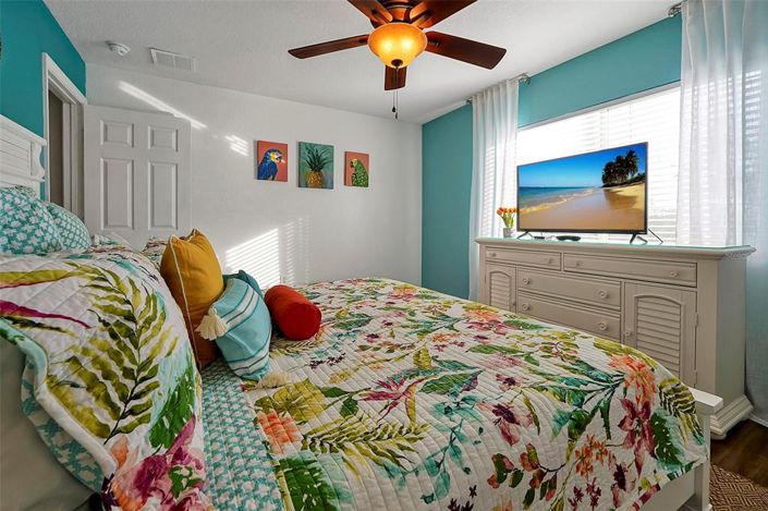 Image No.66-6 Bed Property for sale