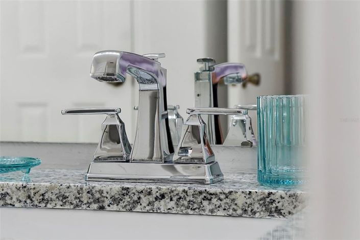 Image No.78-6 Bed Property for sale