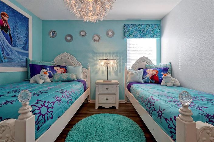 Image No.8-6 Bed Property for sale