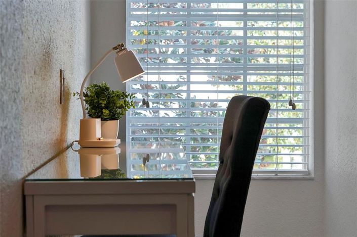 Image No.80-6 Bed Property for sale