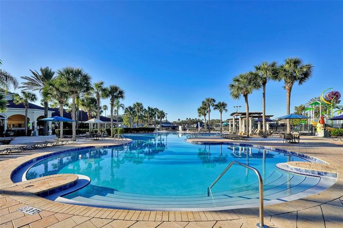 Image No.98-6 Bed Property for sale