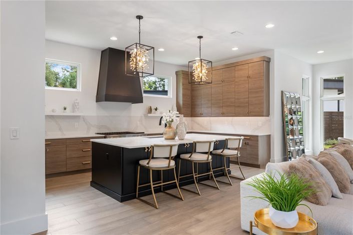 Image No.16-5 Bed Property for sale