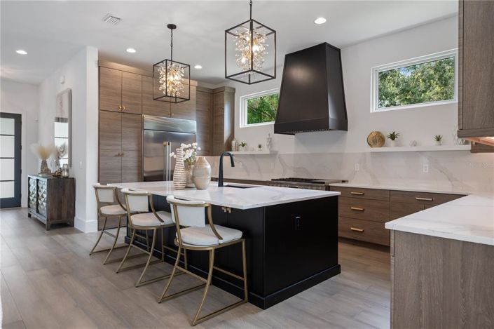 Image No.18-5 Bed Property for sale