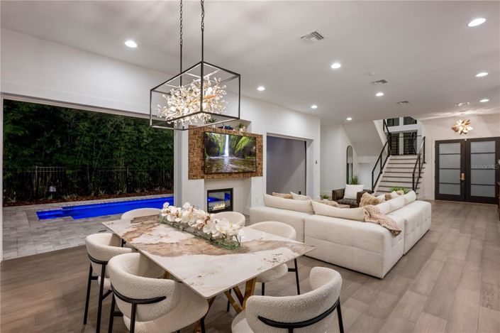 Image No.21-5 Bed Property for sale