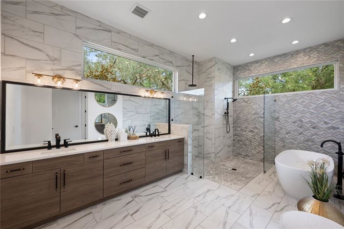 Image No.28-5 Bed Property for sale