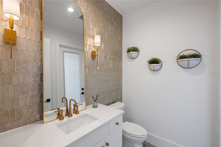 Image No.32-5 Bed Property for sale