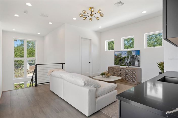 Image No.33-5 Bed Property for sale