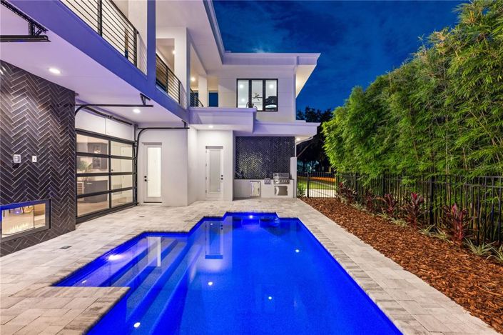 Image No.49-5 Bed Property for sale