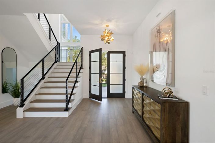 Image No.7-5 Bed Property for sale