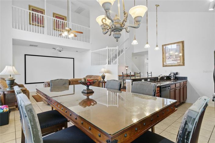 Image No.14-7 Bed Property for sale