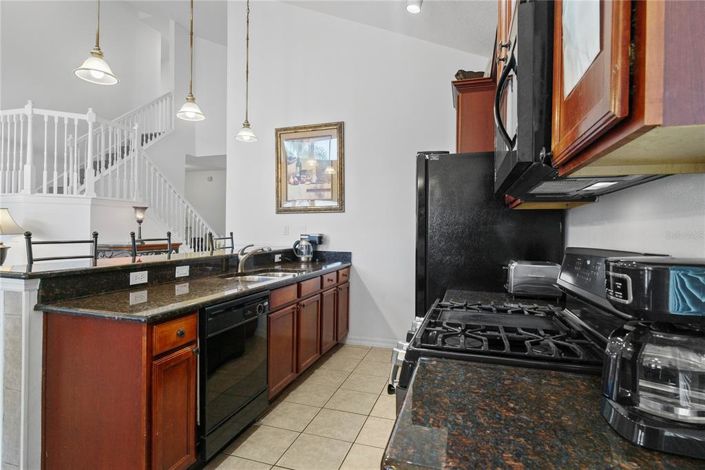 Image No.15-7 Bed Property for sale