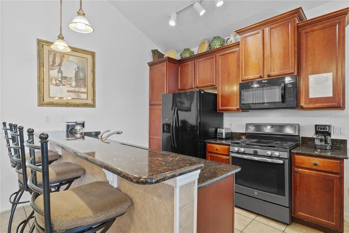 Image No.17-7 Bed Property for sale