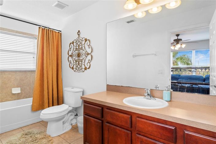 Image No.25-7 Bed Property for sale