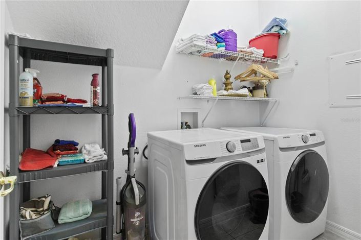 Image No.5-7 Bed Property for sale