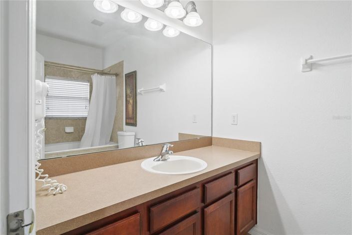 Image No.7-7 Bed Property for sale