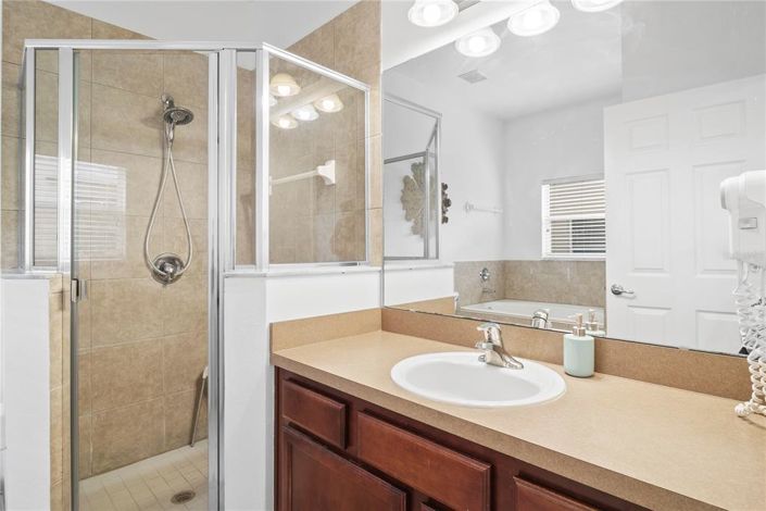 Image No.9-7 Bed Property for sale