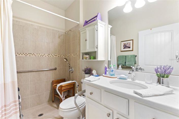 Image No.28-3 Bed Property for sale