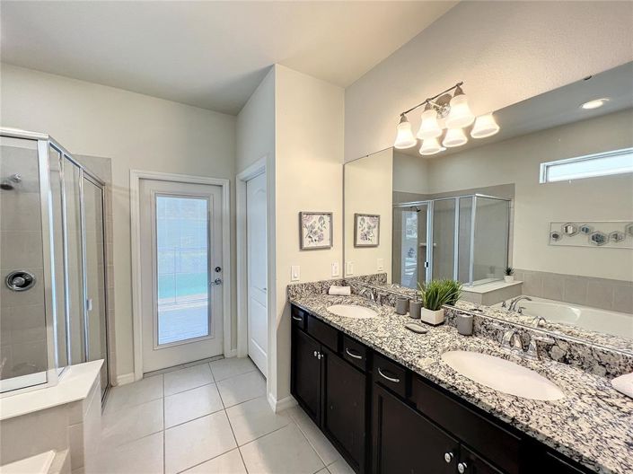 Image No.15-6 Bed Property for sale