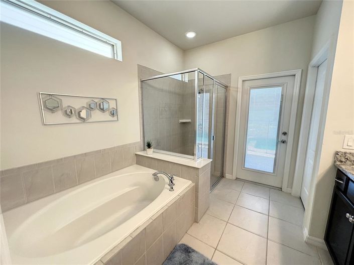 Image No.17-6 Bed Property for sale