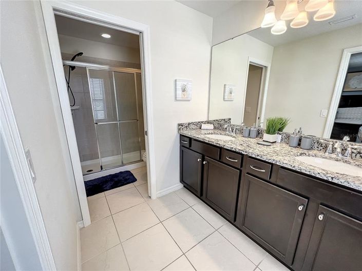 Image No.24-6 Bed Property for sale