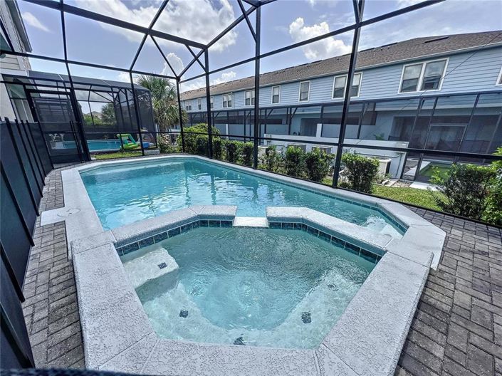 Image No.40-6 Bed Property for sale