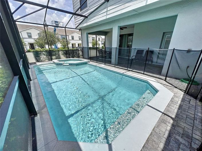 Image No.42-6 Bed Property for sale