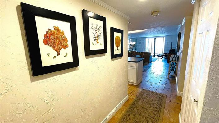 Image No.10-2 Bed Property for sale