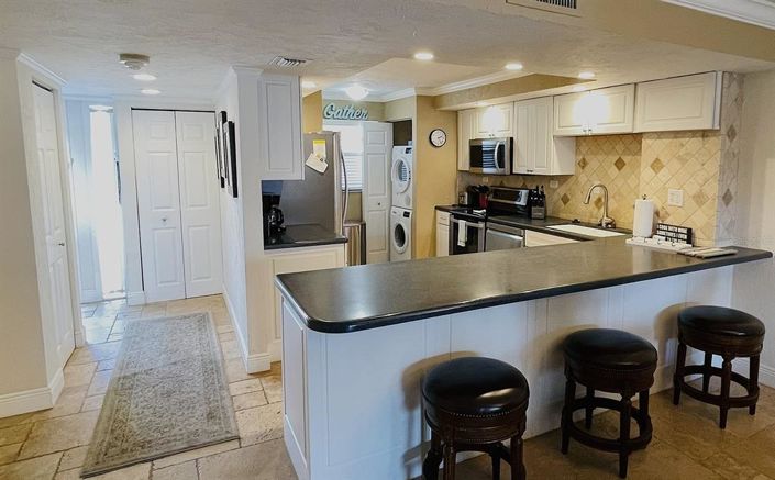 Image No.12-2 Bed Property for sale