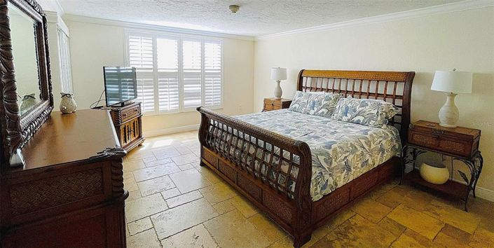 Image No.29-2 Bed Property for sale