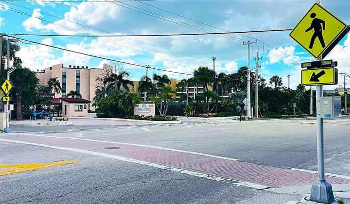 Image No.81-2 Bed Property for sale