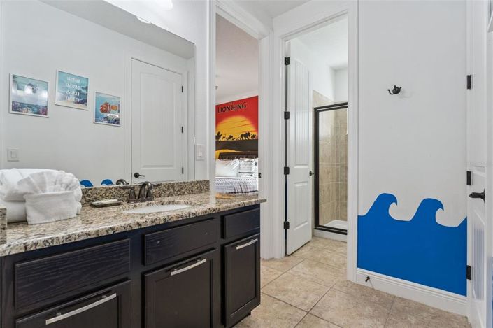 Image No.12-5 Bed Property for sale