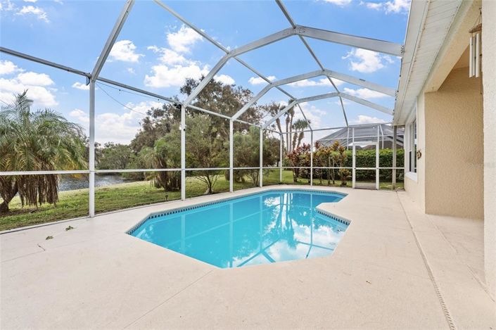 Image No.26-3 Bed Property for sale