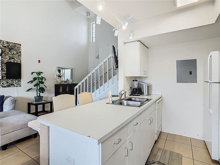 Image No.15-2 Bed Townhouse for sale