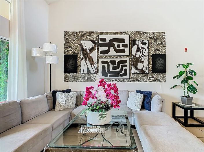 Image No.7-2 Bed Townhouse for sale