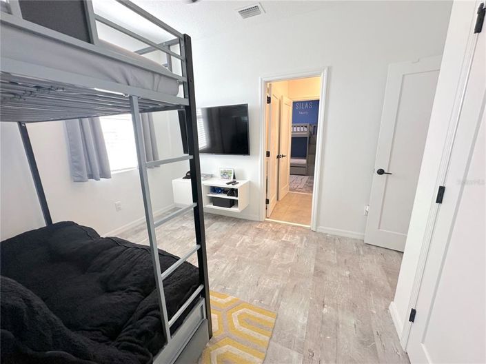 Image No.20-3 Bed Townhouse for sale