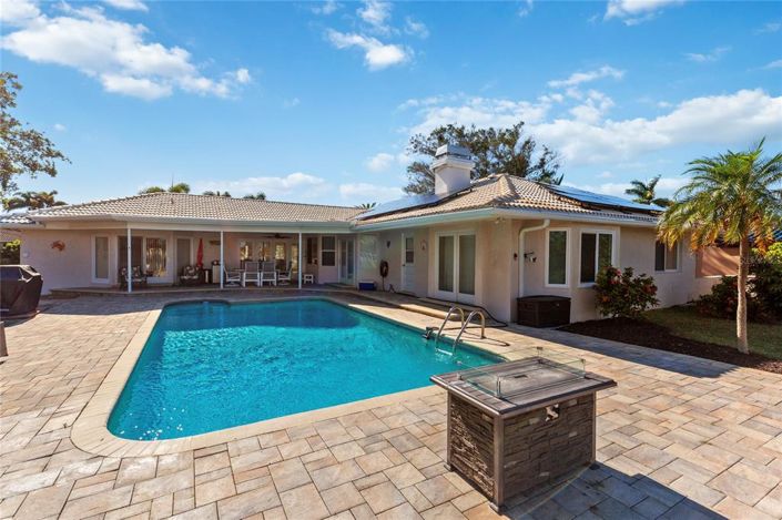 Image No.16-5 Bed Property for sale