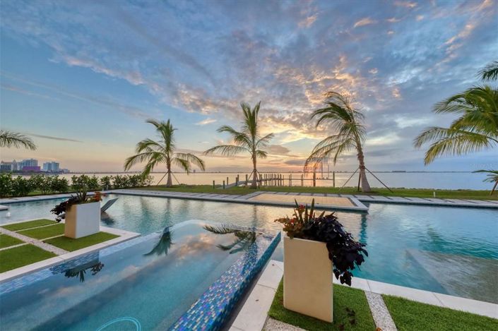 Image No.1-Propriété de 6 chambres à vendre à Sarasota