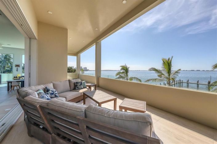 Image No.33-6 Bed Property for sale