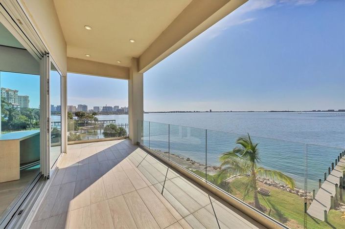 Image No.38-6 Bed Property for sale