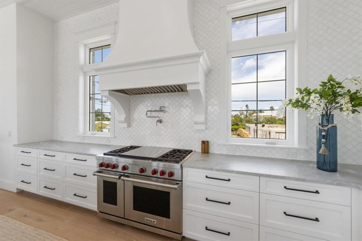 Image No.13-5 Bed Property for sale