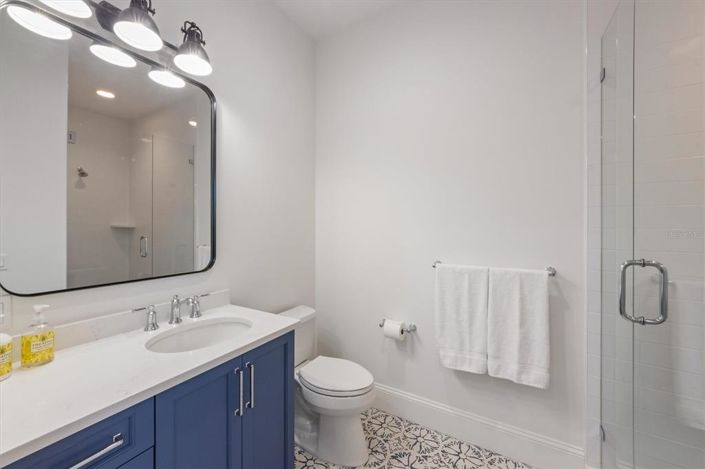 Image No.28-5 Bed Property for sale