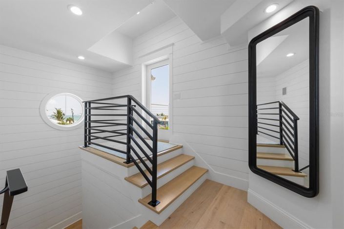 Image No.33-5 Bed Property for sale